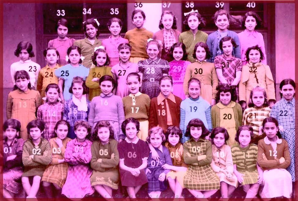 ECOLE SAINT ANDRE FILLES 1954 CE2 MME CHAUD.jpg